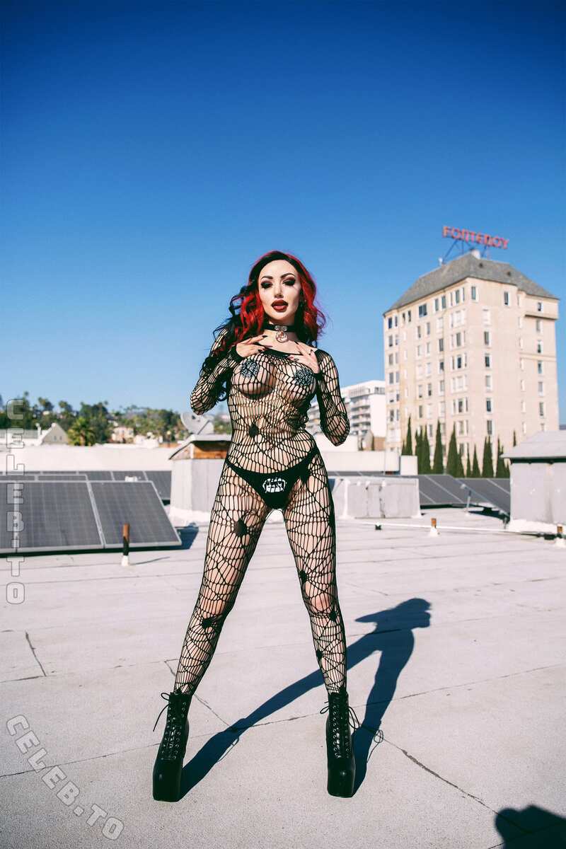 Dani Divine nude photo 3