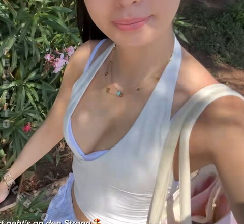 Dani Klieber nude photo 22