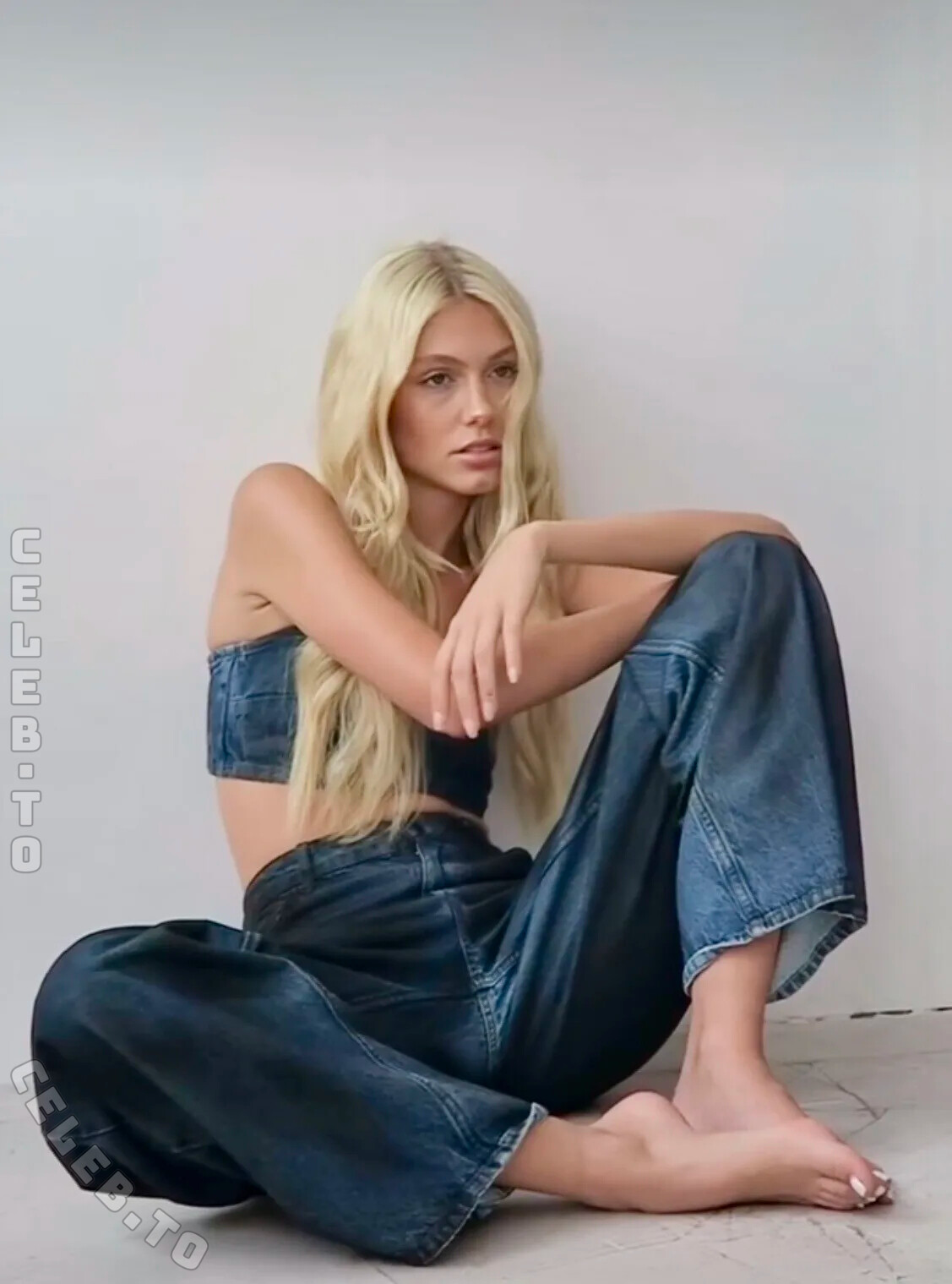 Daniela Djokic nude photo 3