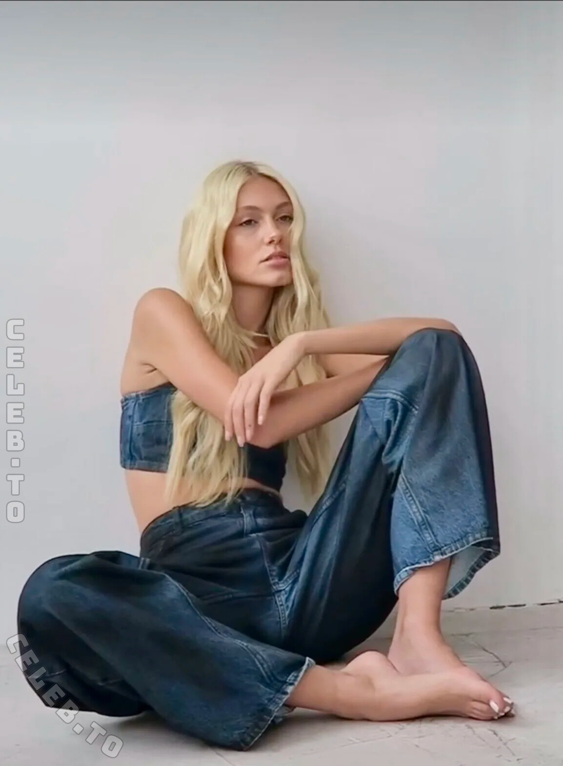Daniela Djokic nude photo 9