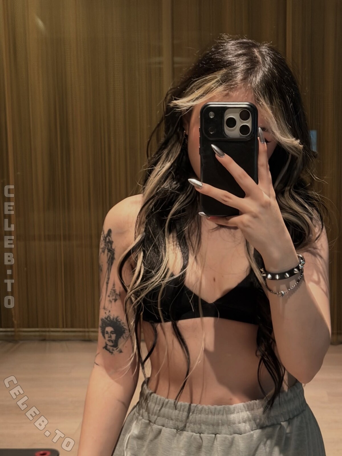 Daniela Herrera nude photo 2