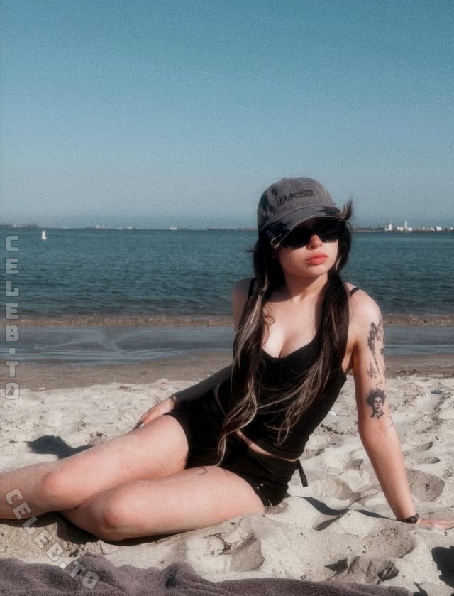 Daniela Herrera nude photo 2