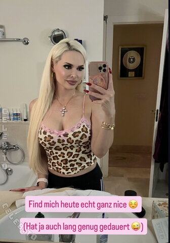 Daniela Katzenberger nude photo 1