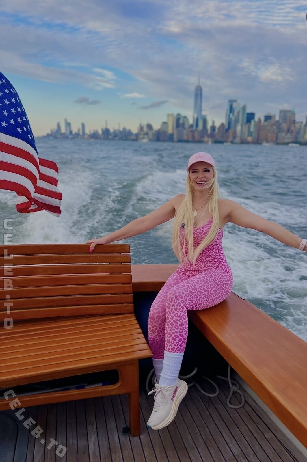 Daniela Katzenberger nude photo 1