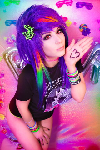 Danielle Beaulieu nude photo 25