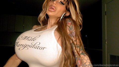 Danielle Derek nude photo 15