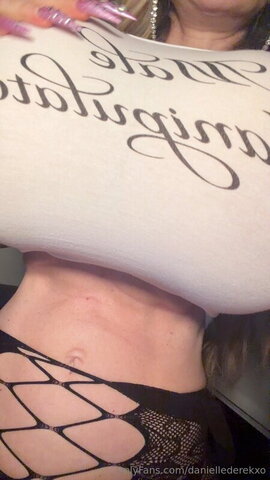 Danielle Derek nude photo 14