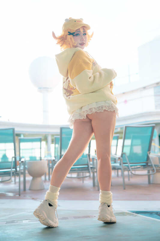 Danisaurz nude photo 12