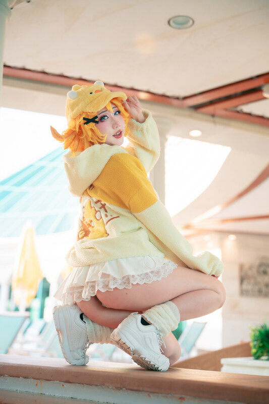 Danisaurz nude photo 15