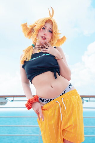 Danisaurz nude photo 39