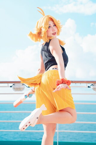 Danisaurz nude photo 36