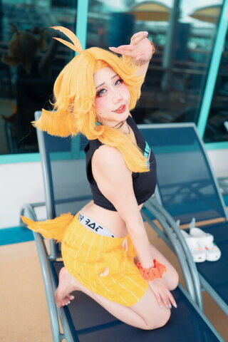 Danisaurz nude photo 21