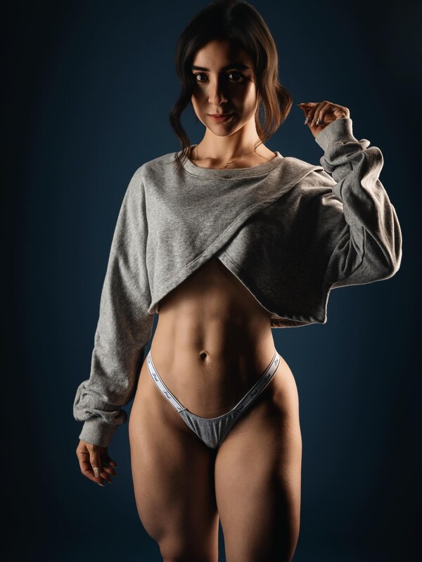 Danya Bernal nude photo 15