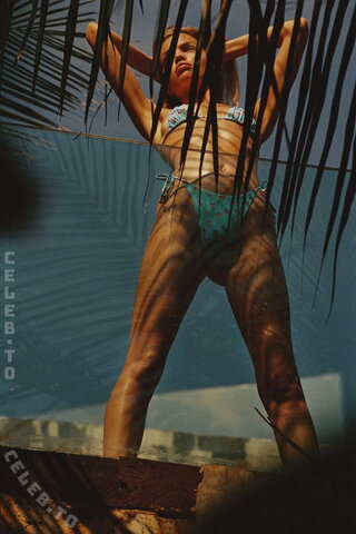 Daphne Groeneveld nude photo 70