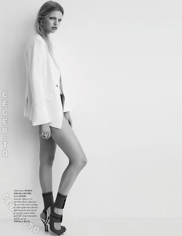 Daphne Groeneveld nude photo 3