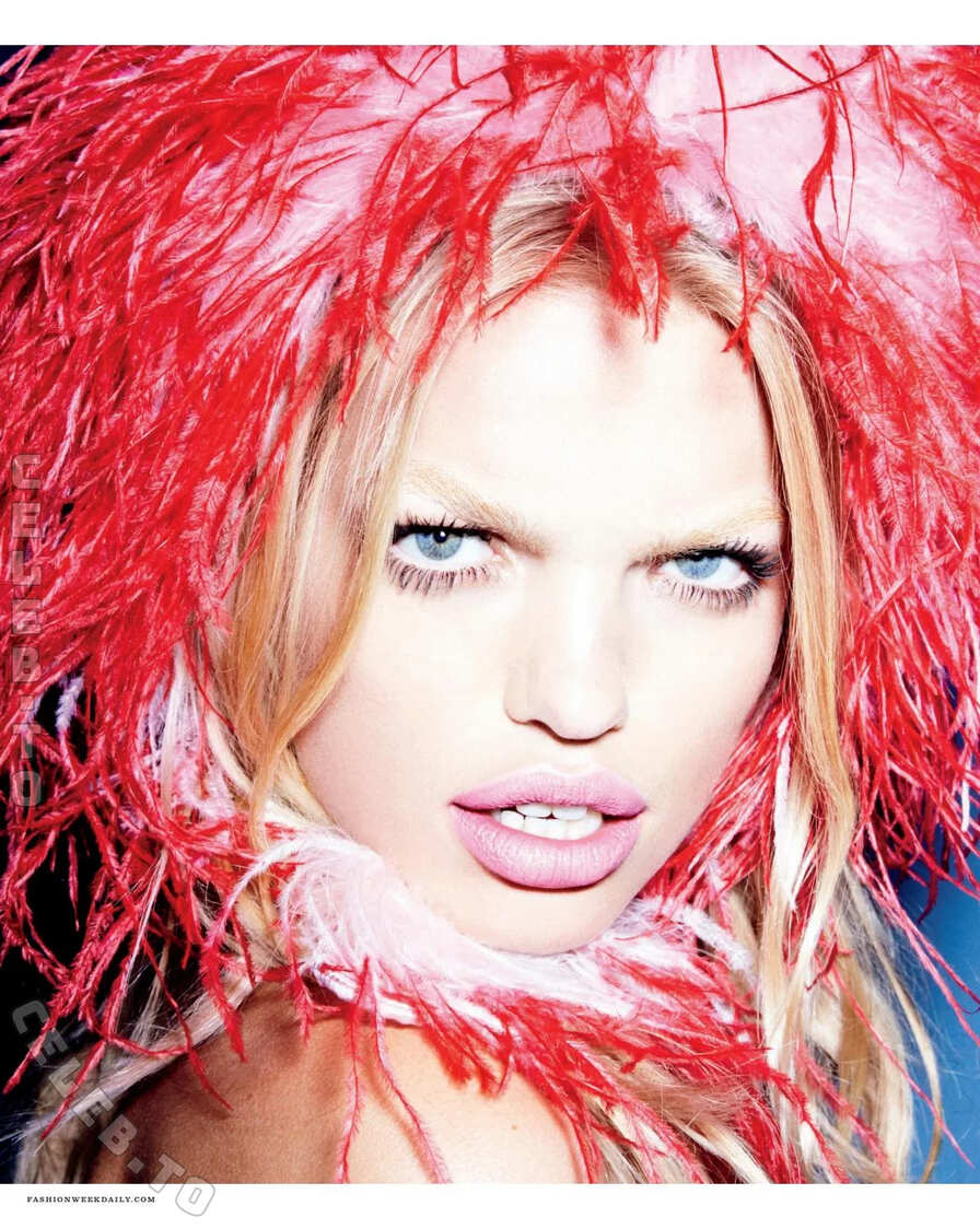 Daphne Groeneveld nude photo 5