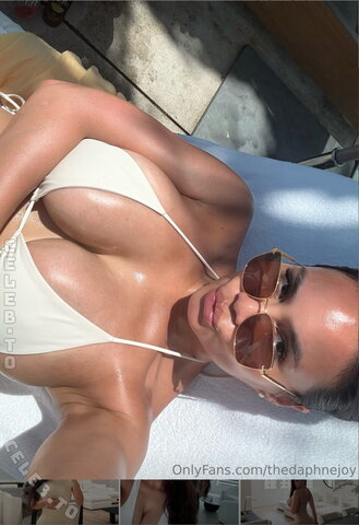 Daphne Joy nude photo 13