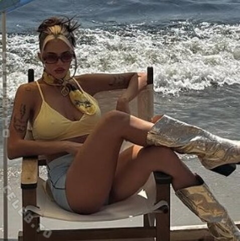 Dara nude photo 46