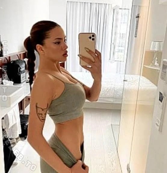 Dara nude photo 2