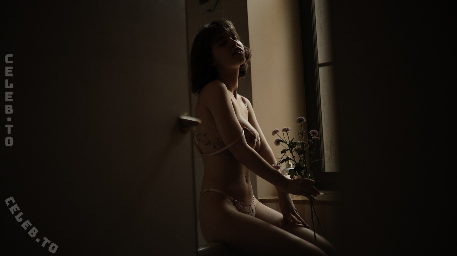 Daria Aref nude photo 7