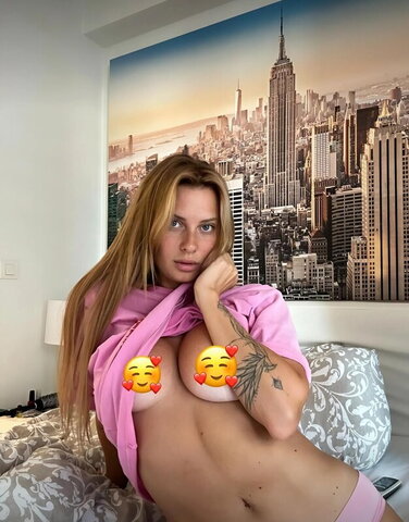 Darja Sobakinskaja nude photo 1