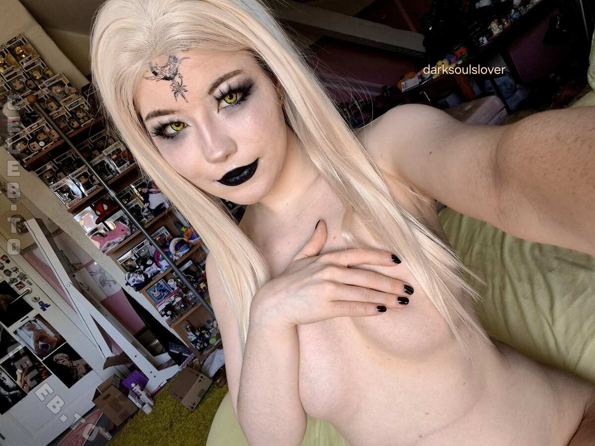 Darksoulslover nude photo 1