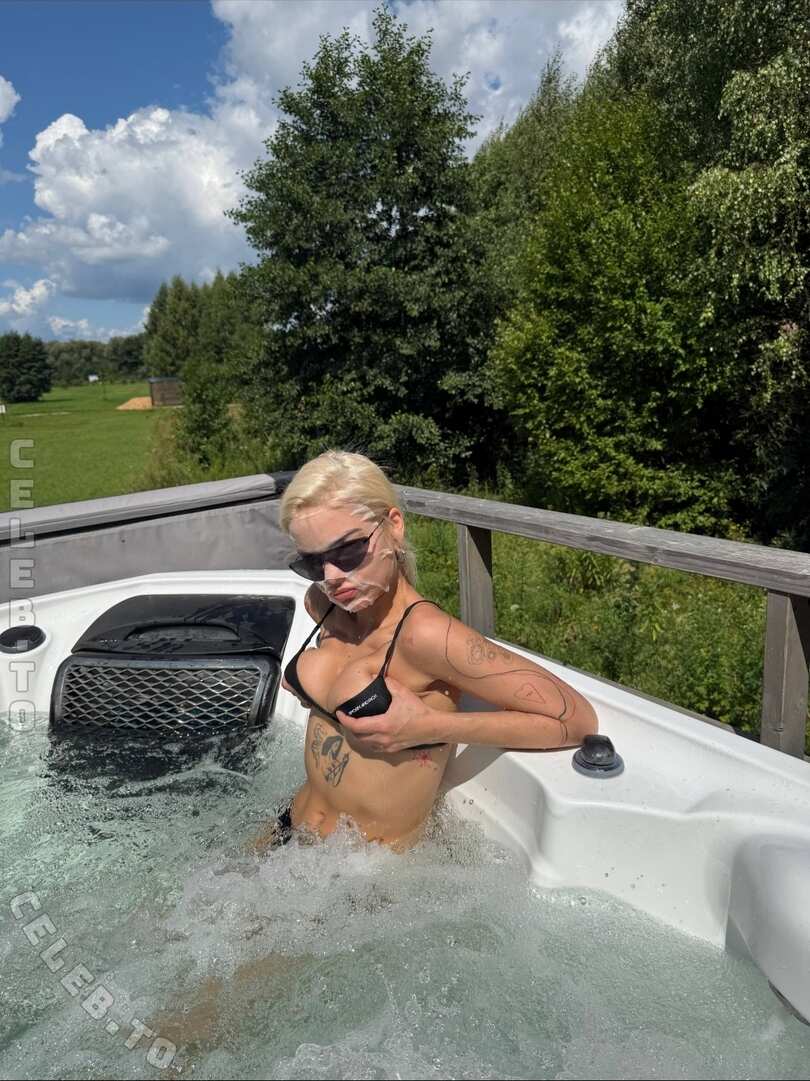 Дарья Громова (Darya Gromova) nude photo 1