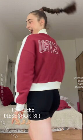 Dasha Bergmann photo 6