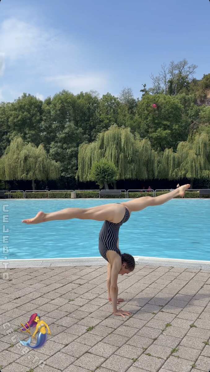 Dasha Bergmann nude photo 1