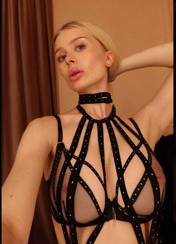 Dasha Doshik nude photo 10