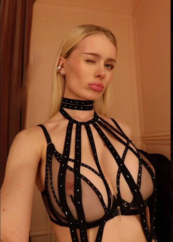 Dasha Doshik nude photo 12