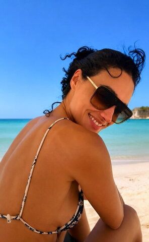 Débora Nascimento nude photo 6