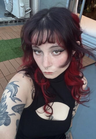@DeadMiette Fresh (4 photos)