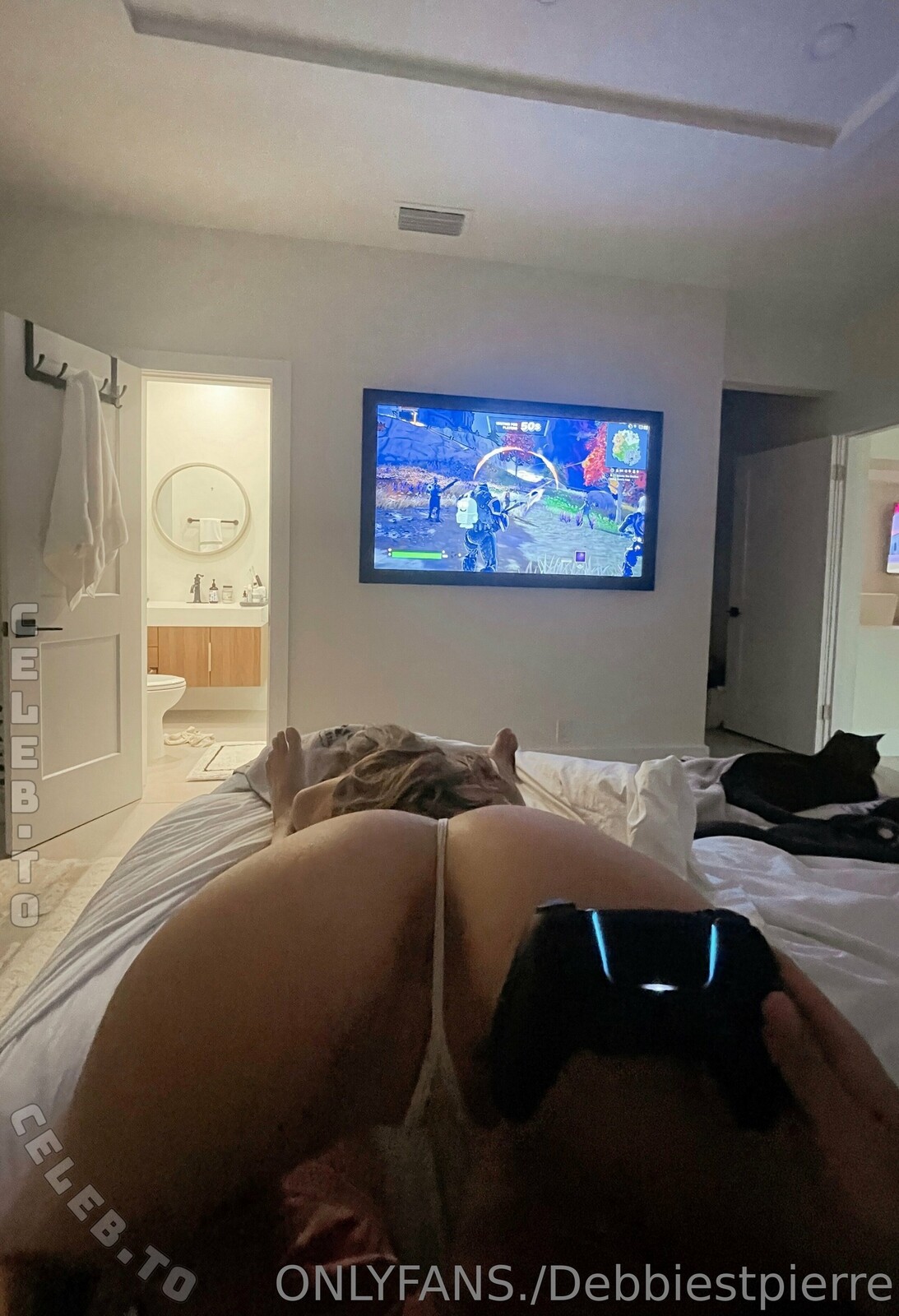 Debbie St Pierre nude photo 2