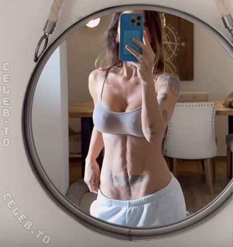 Deborah De Luca nude photo 3