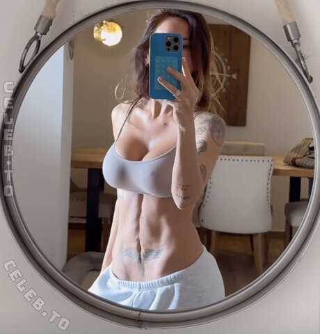 Deborah De Luca nude photo 5