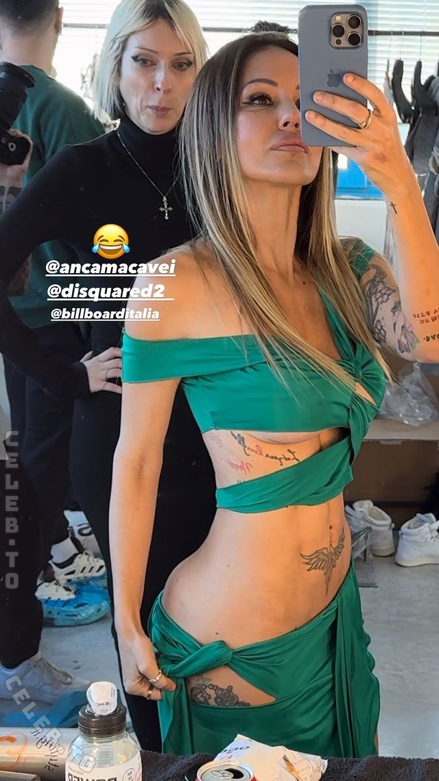 Deborah De Luca nude photo 7
