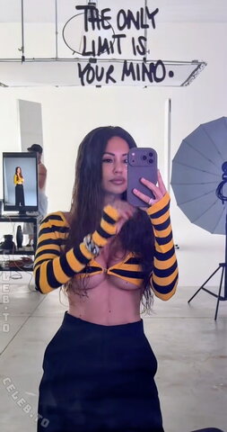 Deborah De Luca Sexy (1 photo)