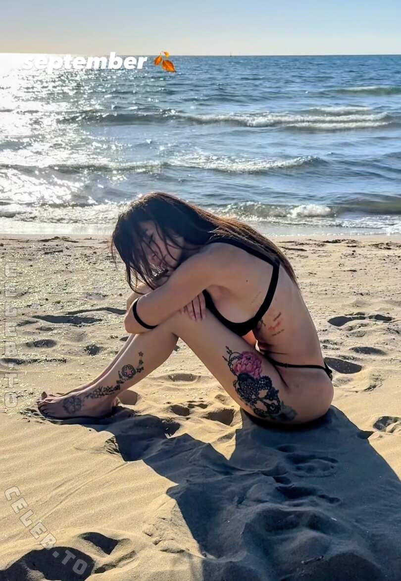 Deborah De Luca nude photo 2