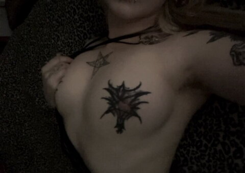 decomposingcvnt nude photo 2