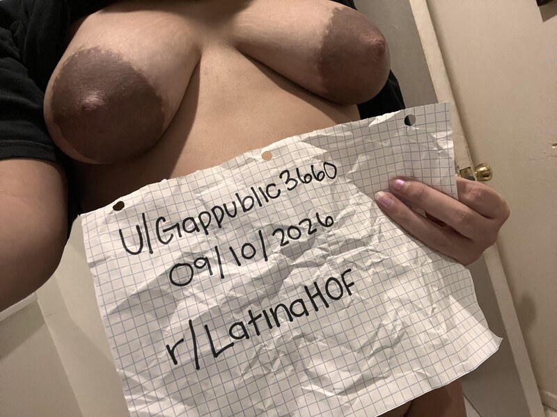 Dee nude photo 34