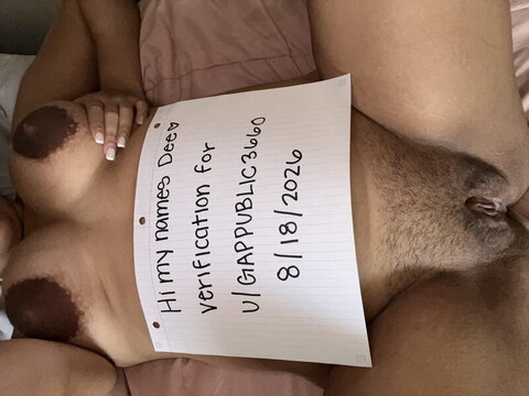 Dee nude photo 7