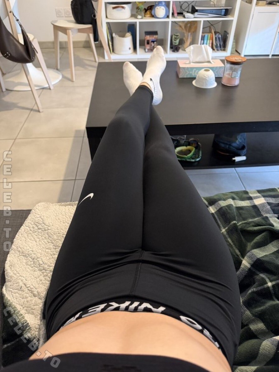 Deesse Emma nude photo 5