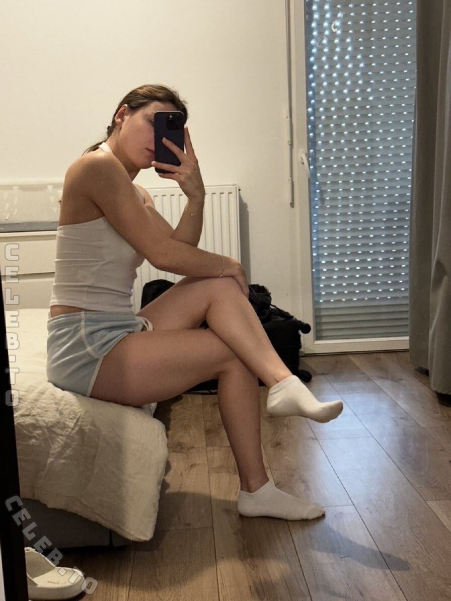 Deesse Emma nude photo 6