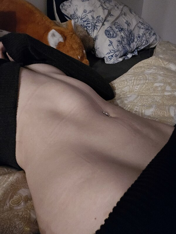Deet nude photo 2