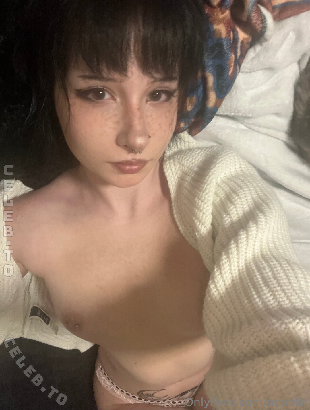 Defeatthel0w nude photo 10