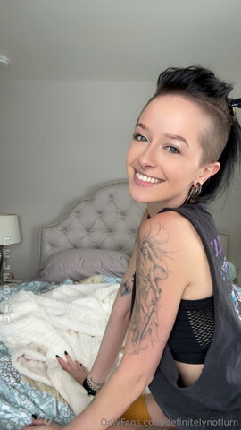 definitelynotlurn nude photo 48