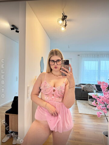 deineemilia nude photo 13