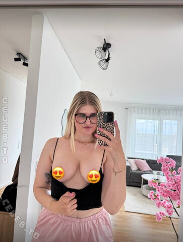 deineemilia New (1 photo)