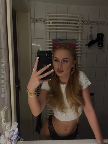 deinekleineblondine nude photo 34